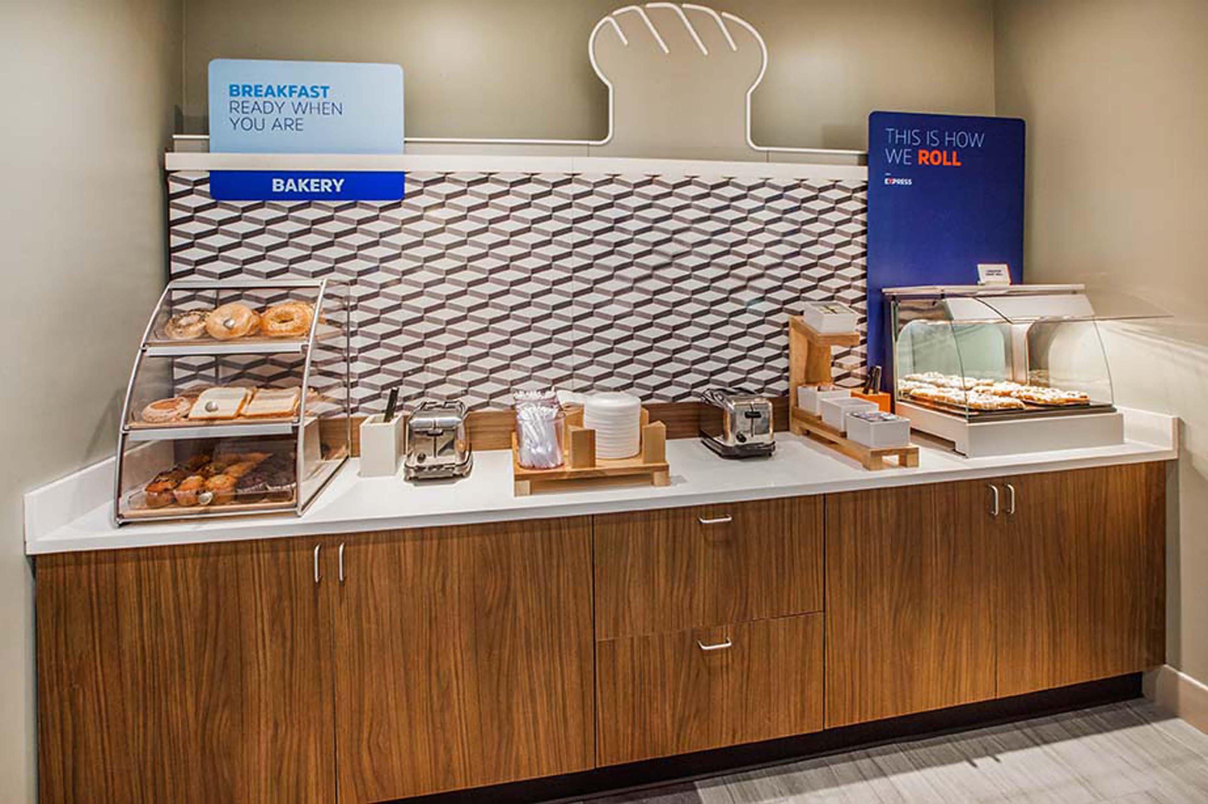 Holiday Inn Express & Suites Roanoke Rapids By Ihg Eksteriør bilde