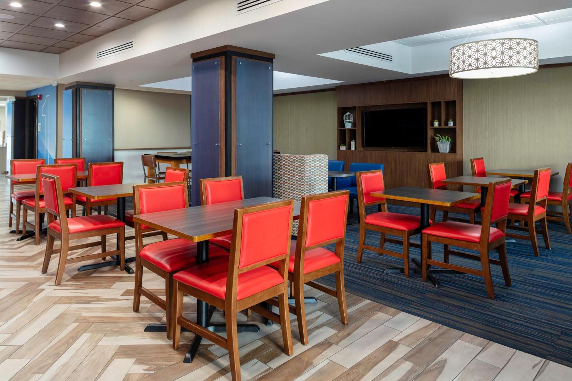 Holiday Inn Express & Suites Roanoke Rapids By Ihg Eksteriør bilde