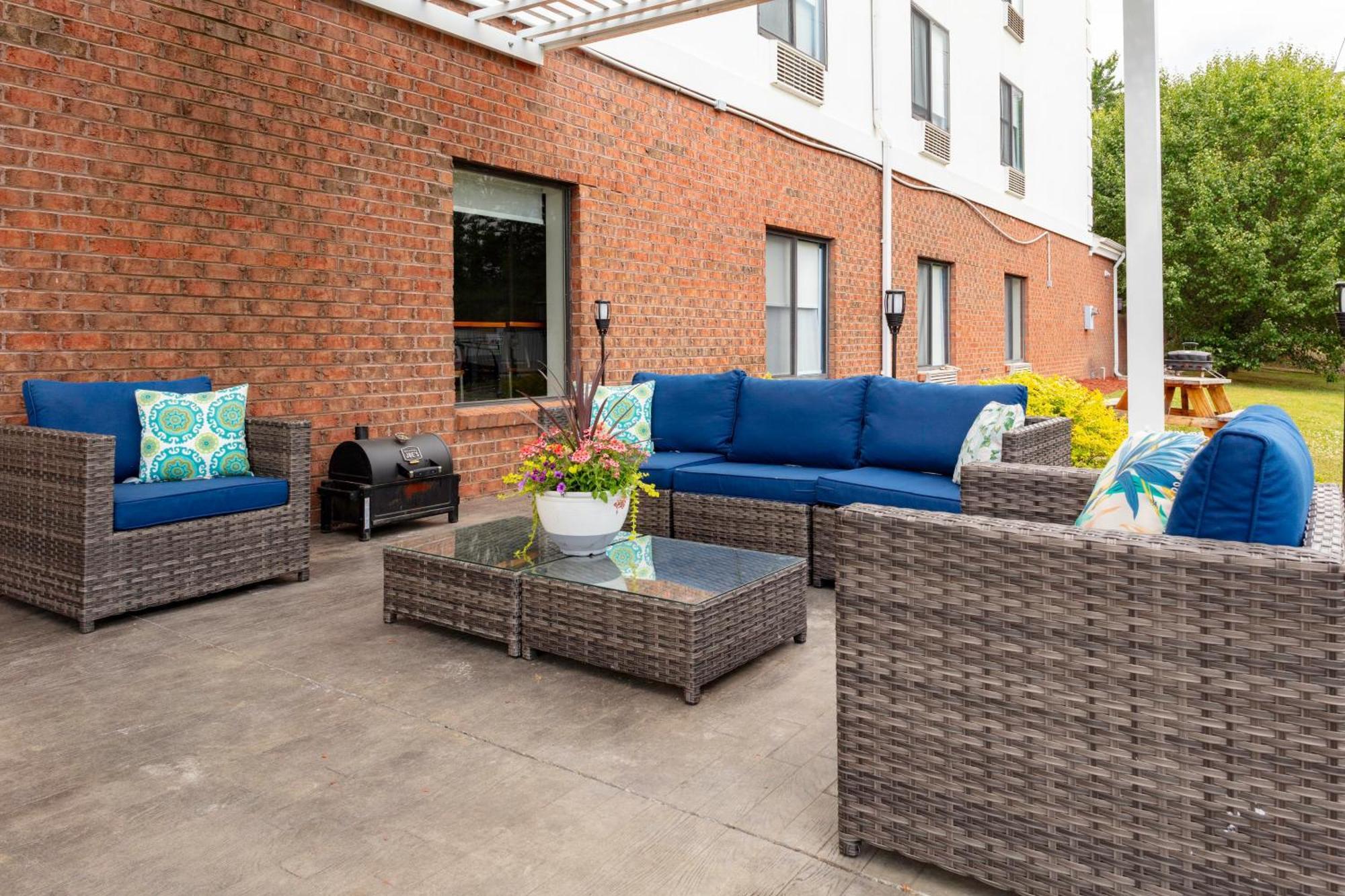 Holiday Inn Express & Suites Roanoke Rapids By Ihg Eksteriør bilde