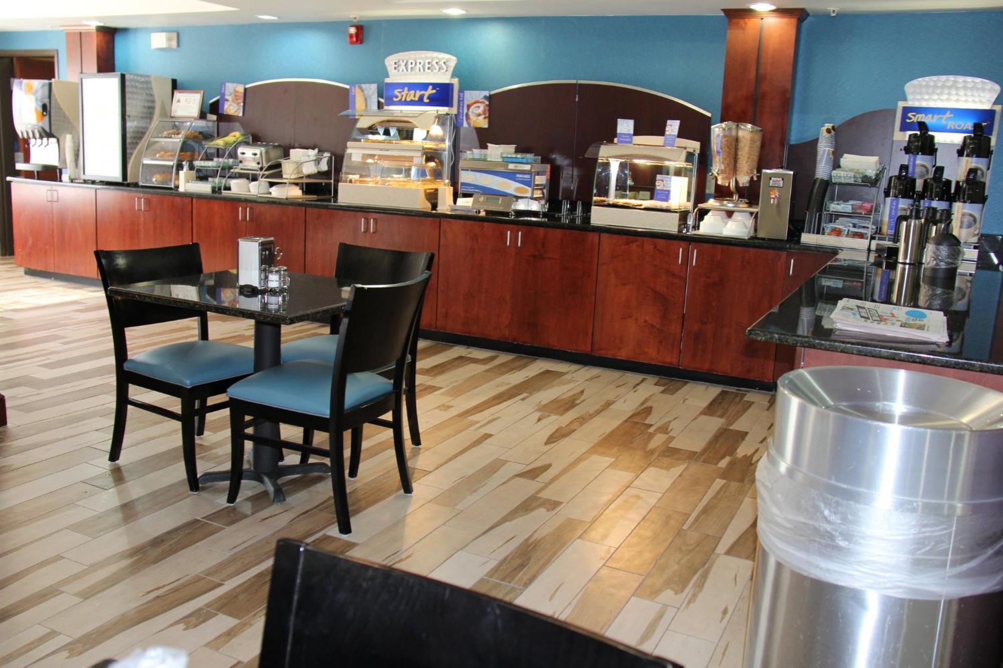 Holiday Inn Express & Suites Roanoke Rapids By Ihg Eksteriør bilde
