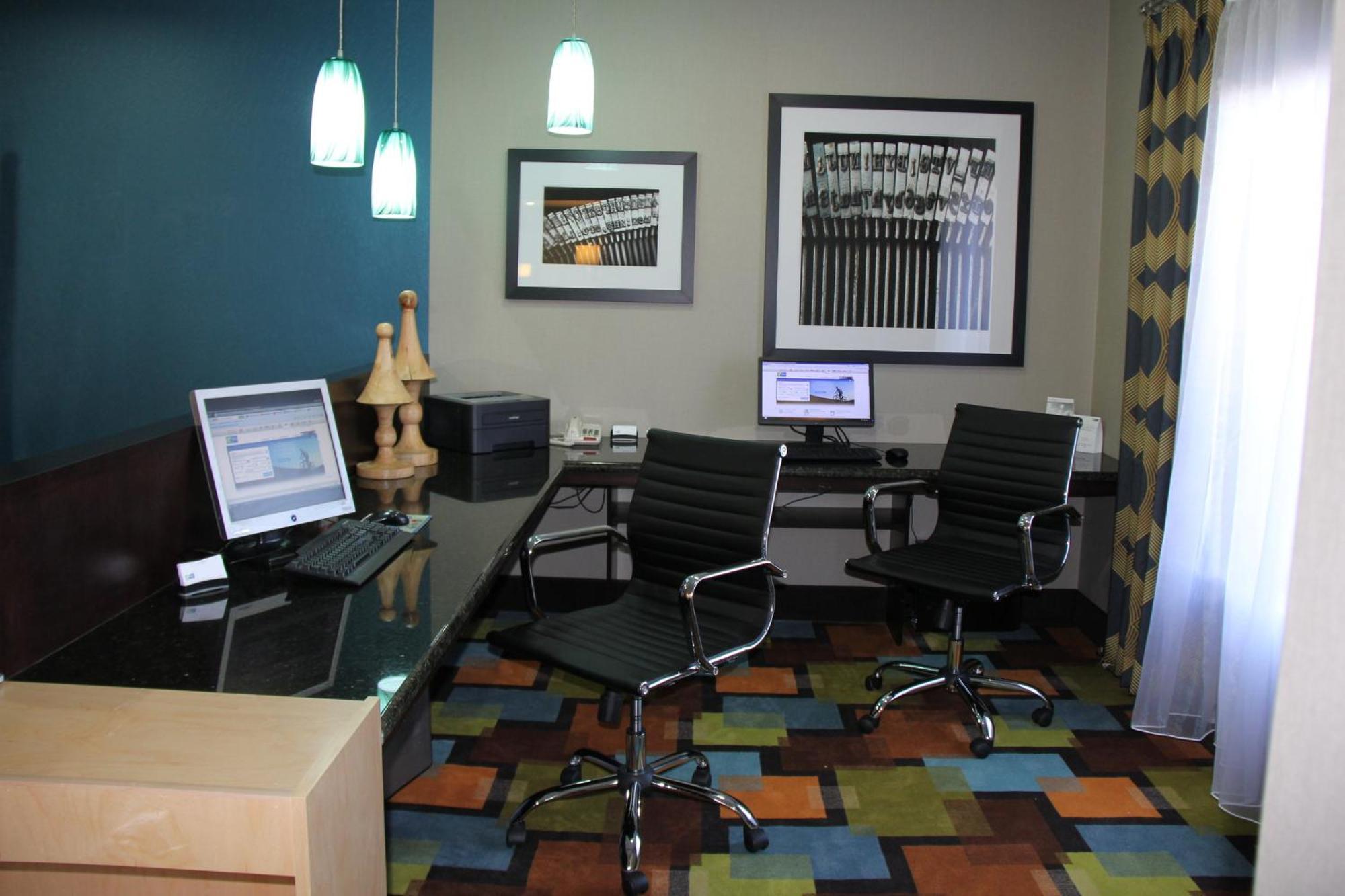 Holiday Inn Express & Suites Roanoke Rapids By Ihg Eksteriør bilde