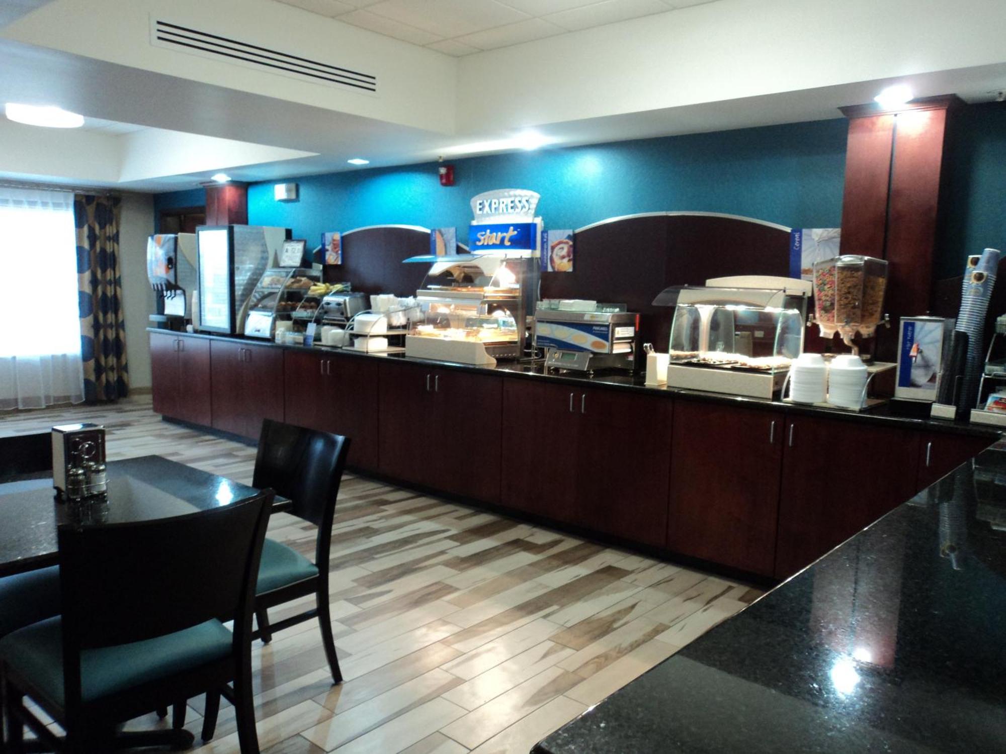 Holiday Inn Express & Suites Roanoke Rapids By Ihg Eksteriør bilde