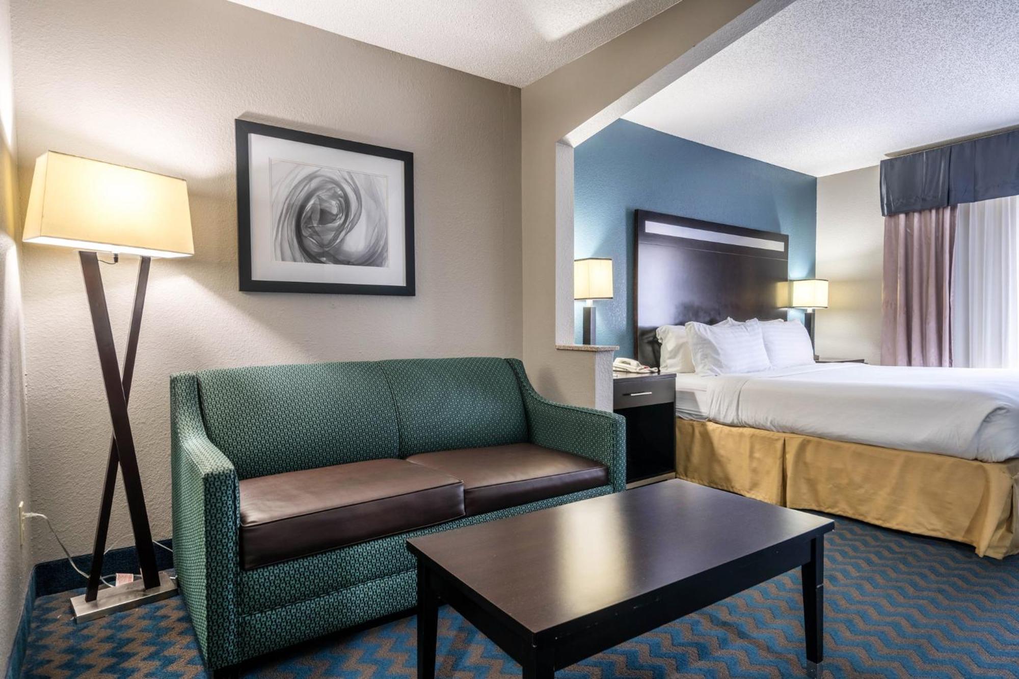 Holiday Inn Express & Suites Roanoke Rapids By Ihg Eksteriør bilde