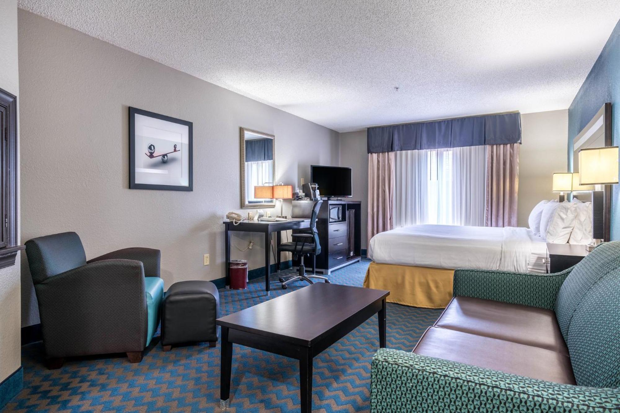 Holiday Inn Express & Suites Roanoke Rapids By Ihg Eksteriør bilde