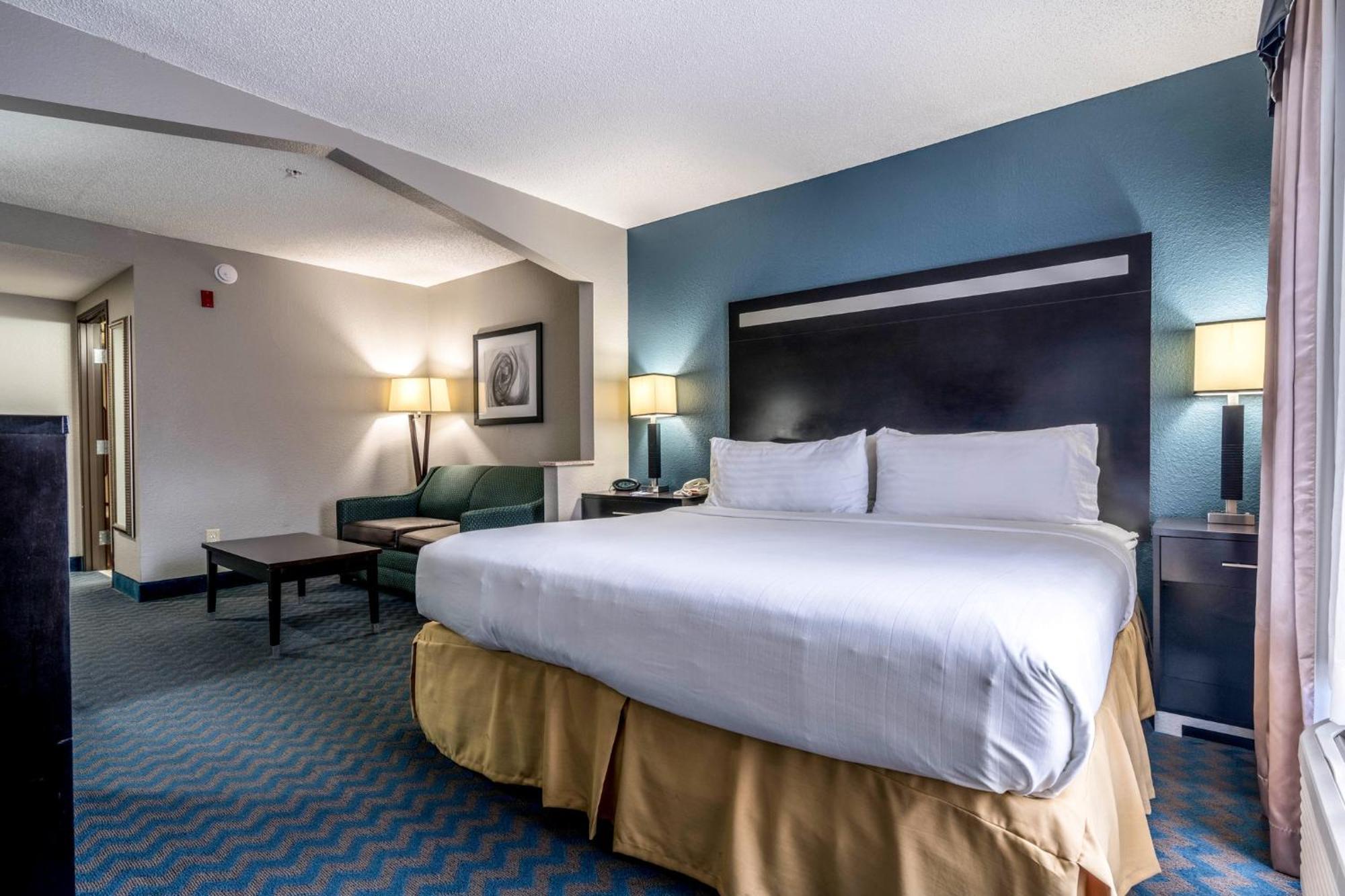 Holiday Inn Express & Suites Roanoke Rapids By Ihg Eksteriør bilde