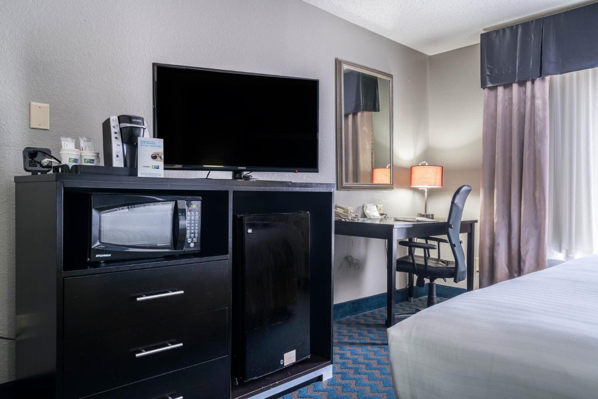 Holiday Inn Express & Suites Roanoke Rapids By Ihg Eksteriør bilde