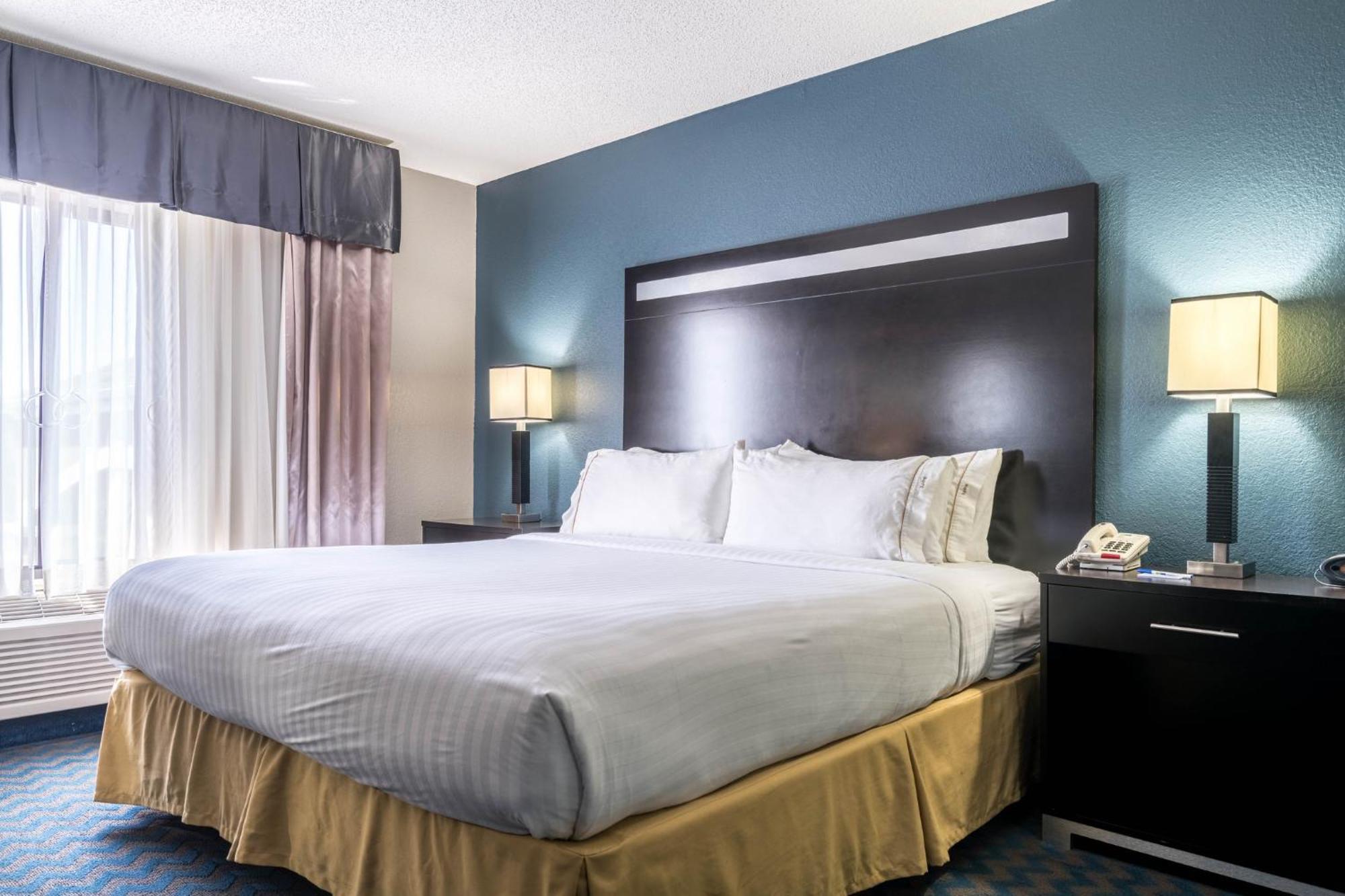 Holiday Inn Express & Suites Roanoke Rapids By Ihg Eksteriør bilde