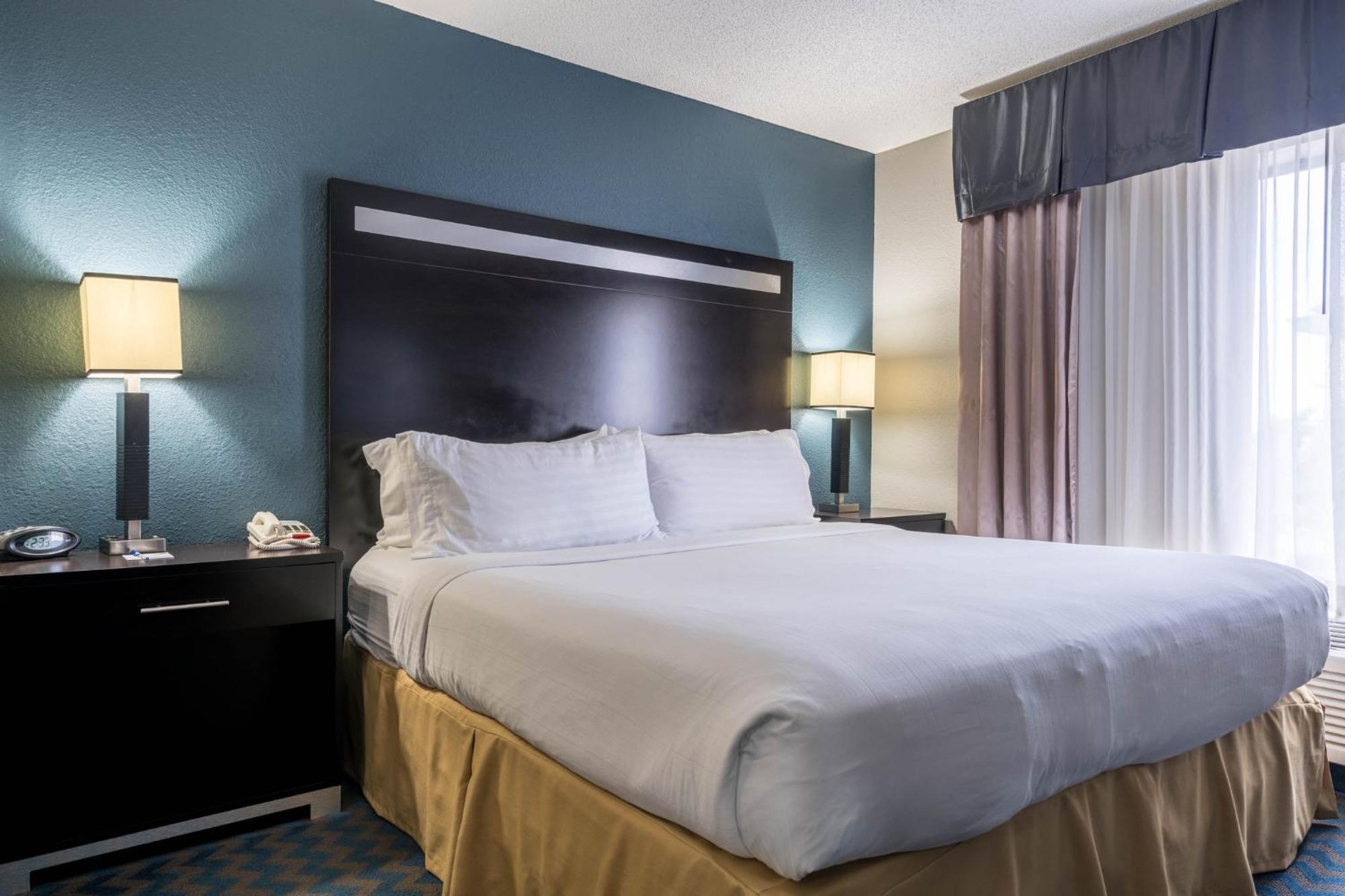 Holiday Inn Express & Suites Roanoke Rapids By Ihg Eksteriør bilde